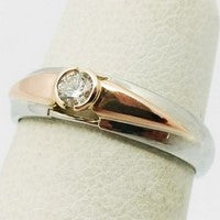 bague fiancailles deux ors avec diamant solitaire