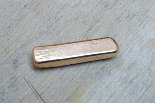 lingot d'or pour fabrication plaque laminée or 18 carats