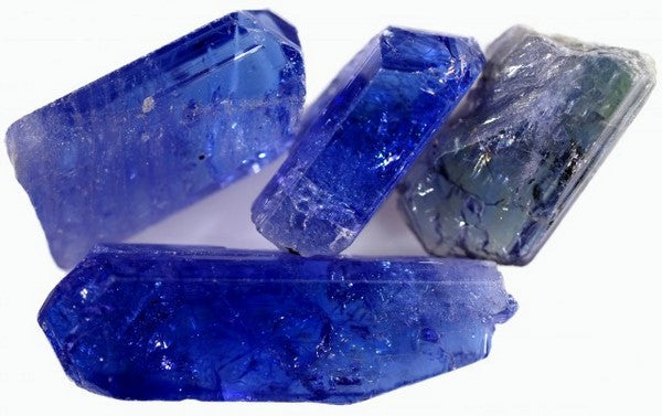 petites pierres de tanzanite brutes