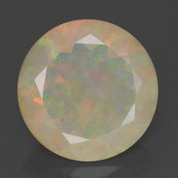 opale noble taillée avec des facettes