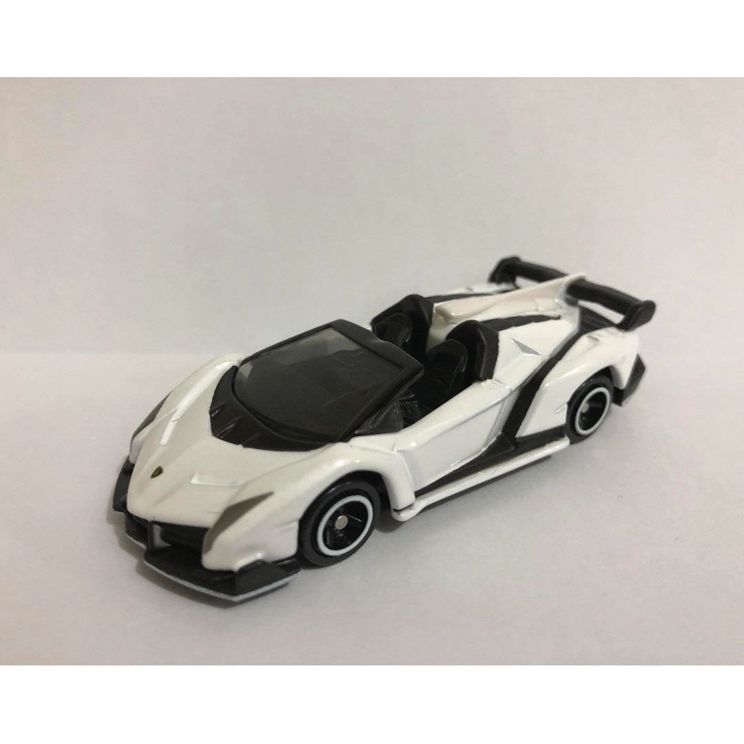 tomica lamborghini veneno