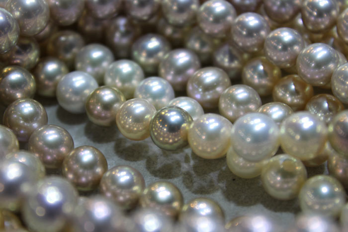 metallic Pearls