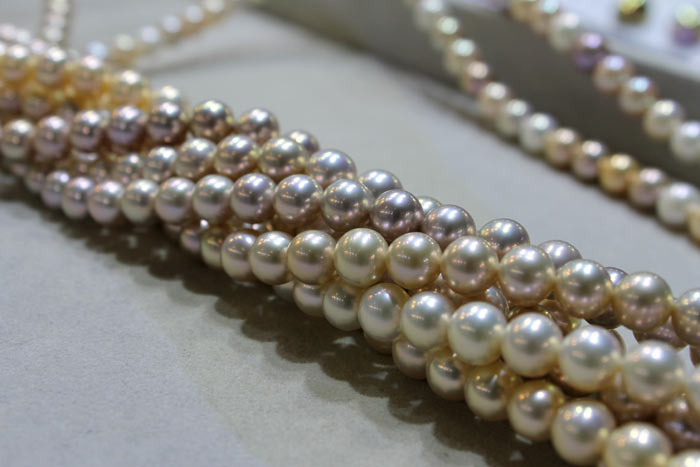 metallic Pearls