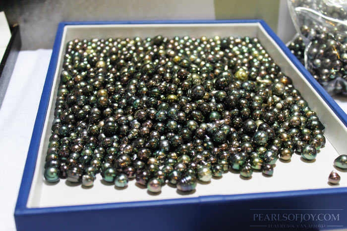 Tahitian pearls in different shapes, colors, and sizes