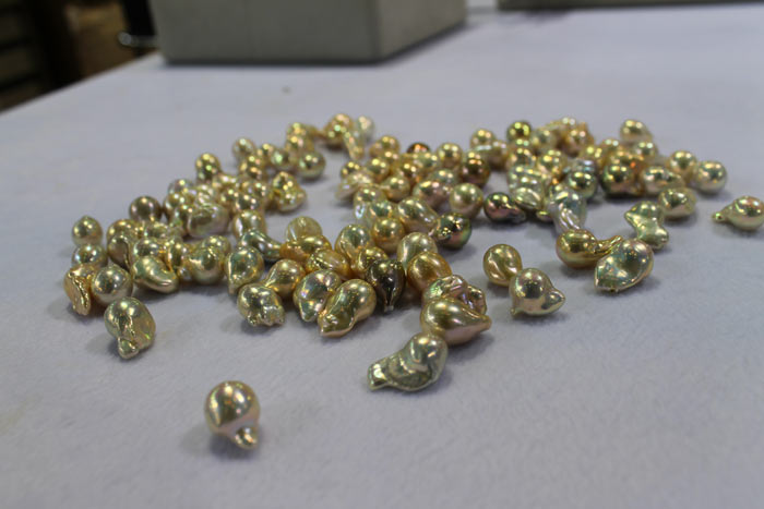 gold bead-nucleated pearls from Heng Mei
