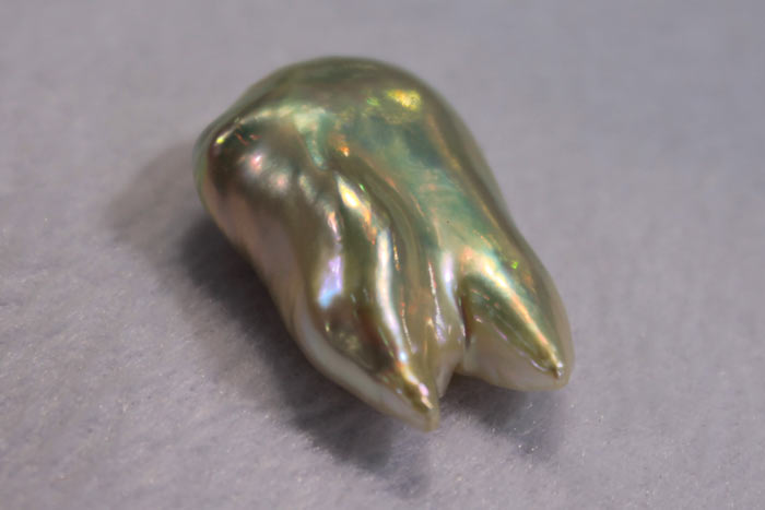Souffle Pearl with fascinating shape