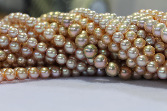 a closer view of the pearls