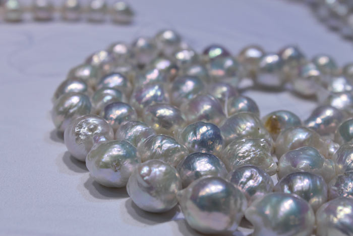 Kasumi-like Freshwater Pearl close up