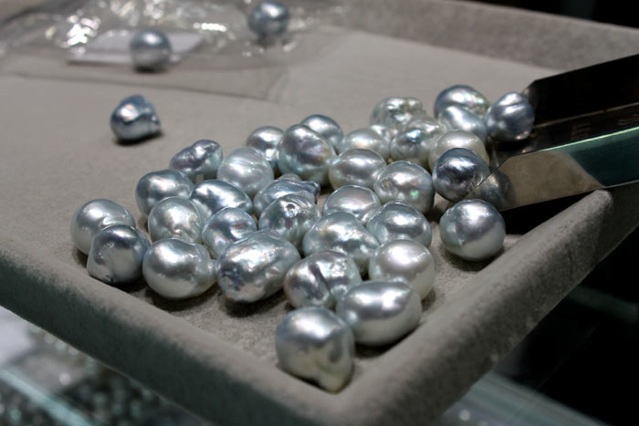 a handful of silver/blue South Sea pearls