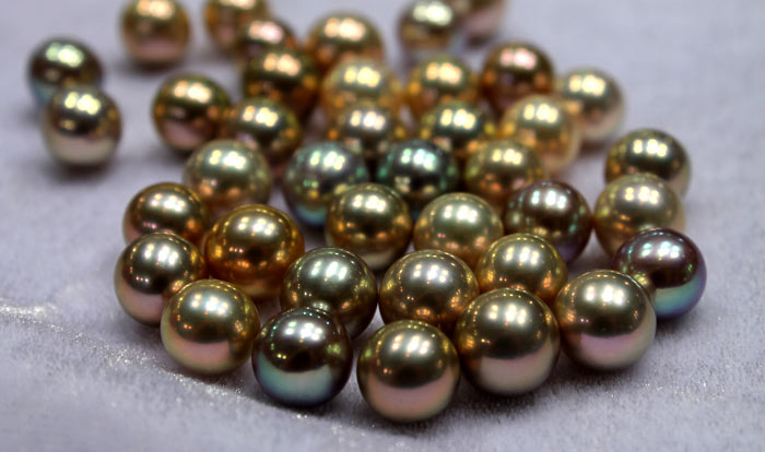 metallic pearls in rare colors