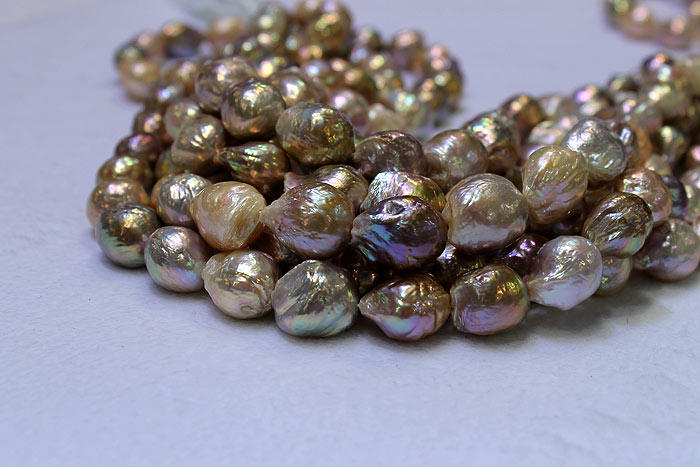 freshwater ripple pearls with light colors