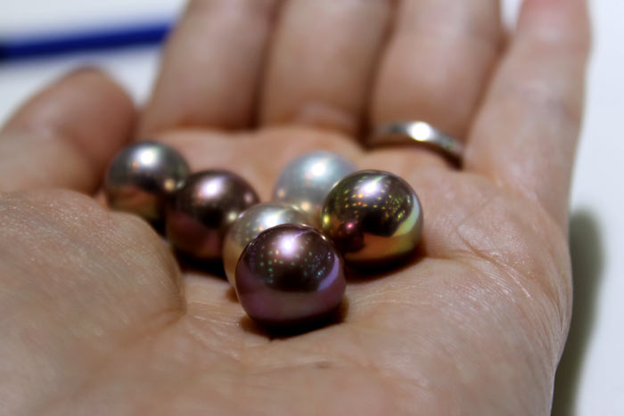dark and light colored Edison pearls