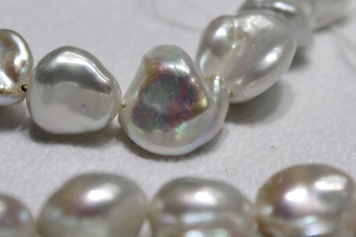 Keshi pearls in beautiful silver colors