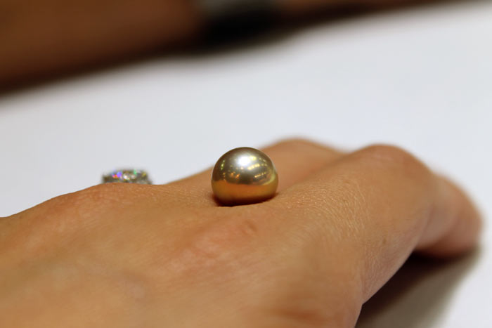 golden metallic pearl