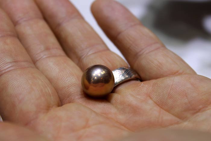 a single rare-colored Edison pearl