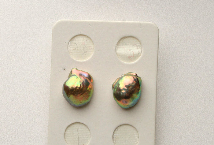 a pair of metallic Souffle pearls