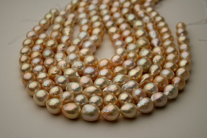 white to peach ripple pearls