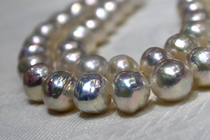 metallic ripple pearls