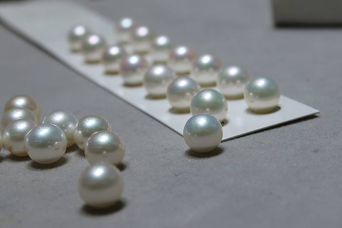 pairs of metallic pearls