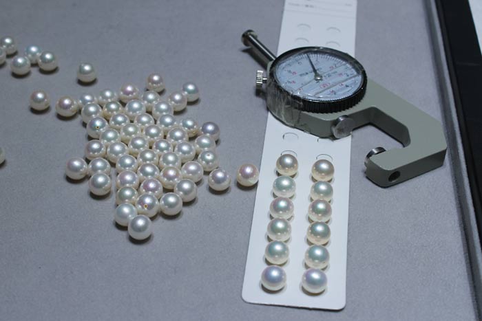 picking metallic pearl pairs for earrings