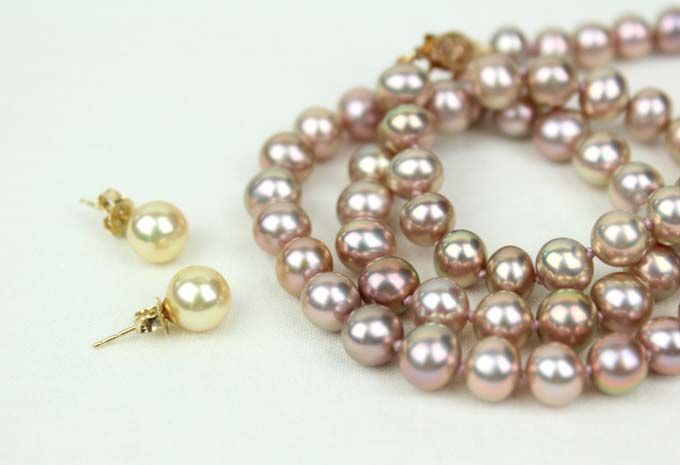 lavender metallic freshwater pearl necklace and golden akoya pearl earrings