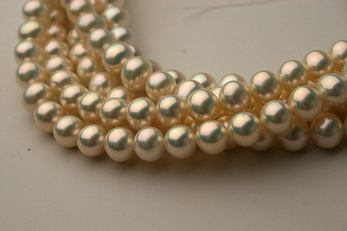 stunning metallic white freshwater strands