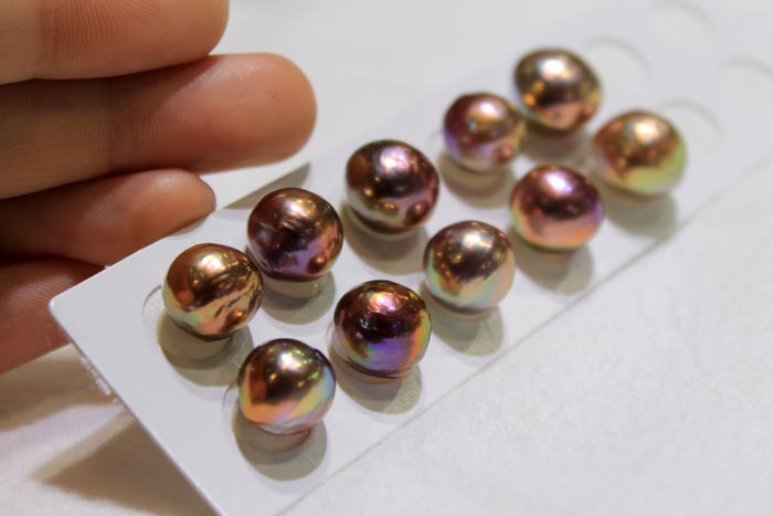 vivid, metallic ripple pearls