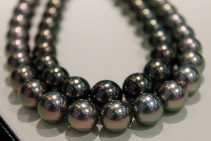 peacock colored Tahitian pearls