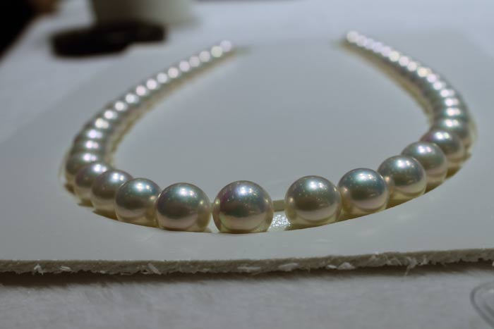 graduated white pearl necklace