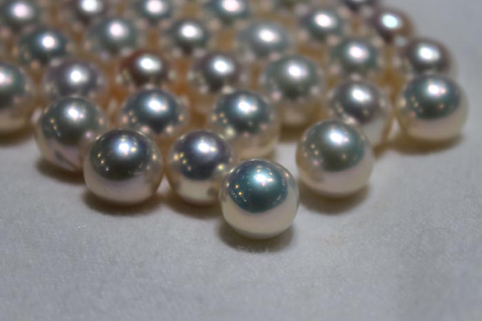 white metallic pearls