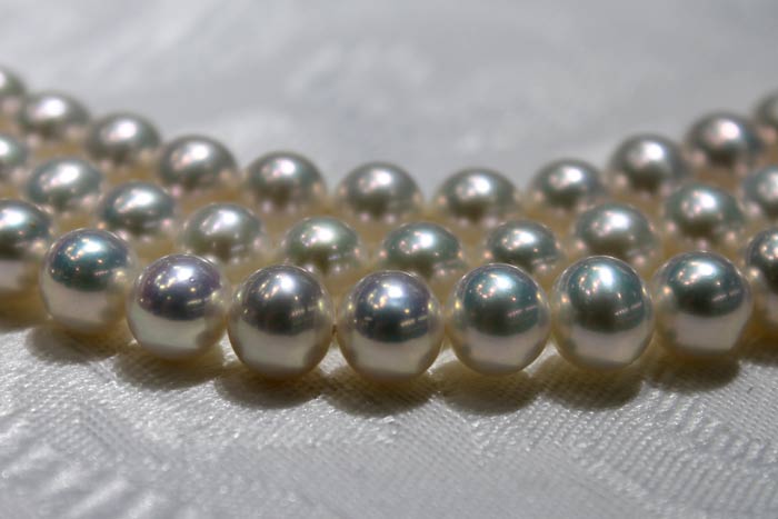 white metallic pearl strands