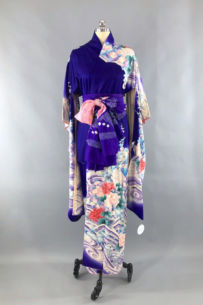 Vintage Lightweight Women's Kimono 1970s Ocean Waves Purple Houmongi Faux Shibori Ukiyo-e Inspired Patern Purple Silk Kimono
