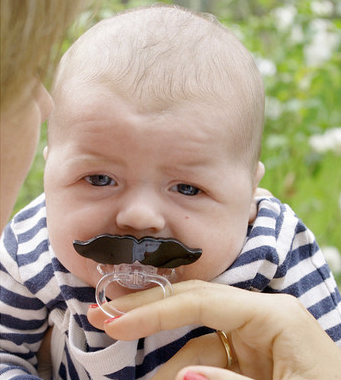 Moustache_Baby_Pacifier_Shopify_Ecommerc