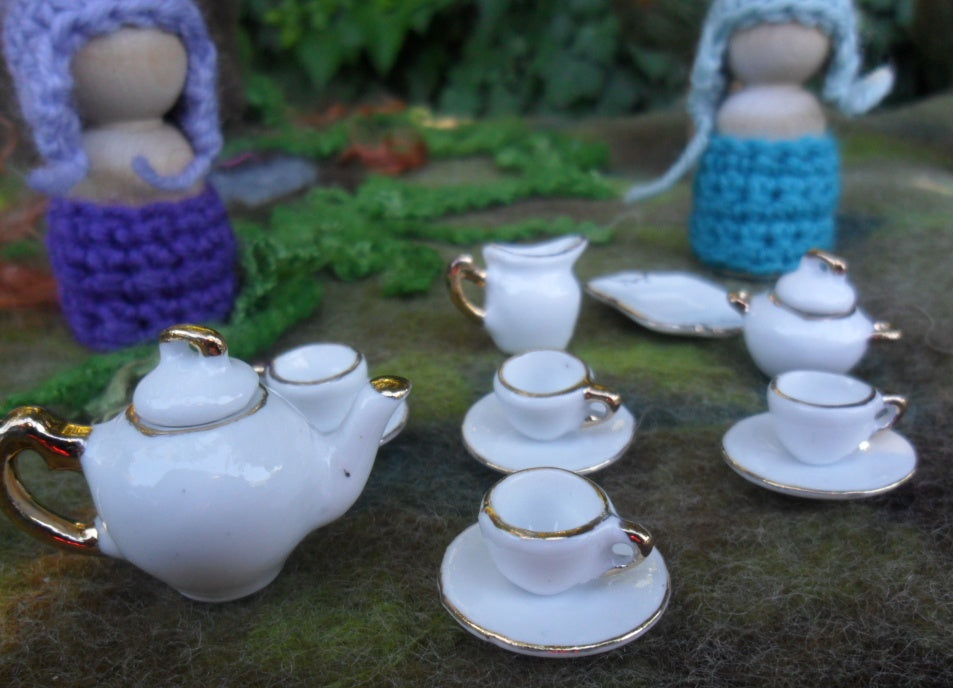 dolls tea set