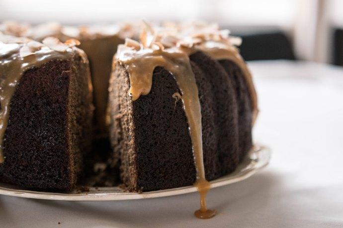 COCONUT CHAI BUNDT CAKE WITH PALEO CARAMEL SAUCE