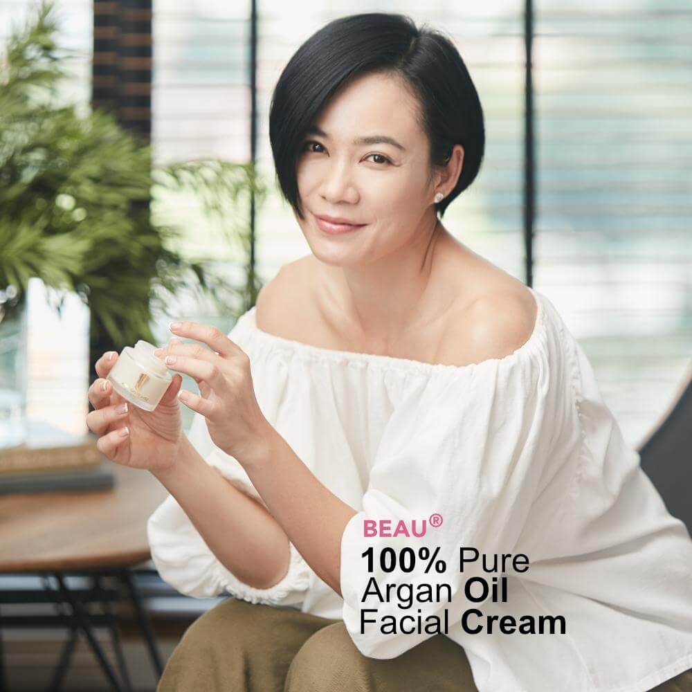 Yeo Yann Yann holding a jar of Beau Facial Day Cream, Why Choose Us, Bus Stop Advertisement, buy argan oil malaysia, argan oil online, best argan oil, best argan oil for skin, argan oil ingredients, amazing benefits of Arganne 100% Pure Argan Oil, imported from Morocco