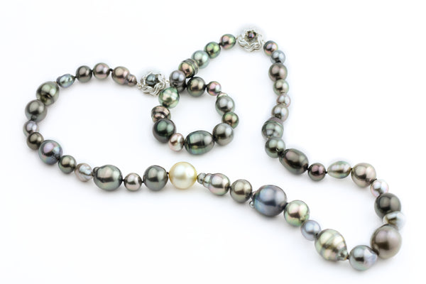 Tahitian pearl strand by Kamoka