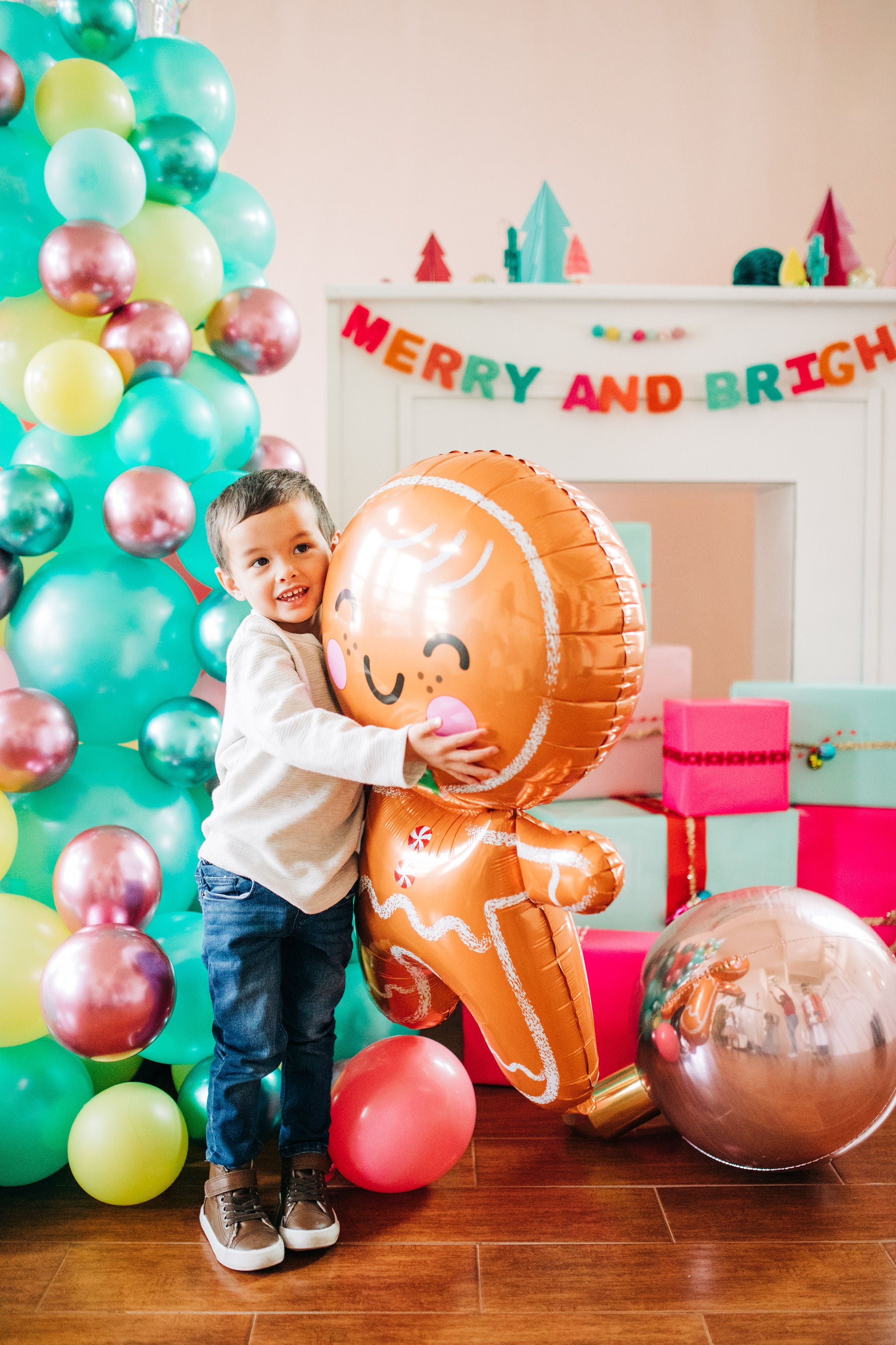 giant gingerbread man balloon
