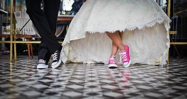 結婚式で履く靴の色のマナー 女性ゲスト必見のおすすめコーデは Mamian Online Store