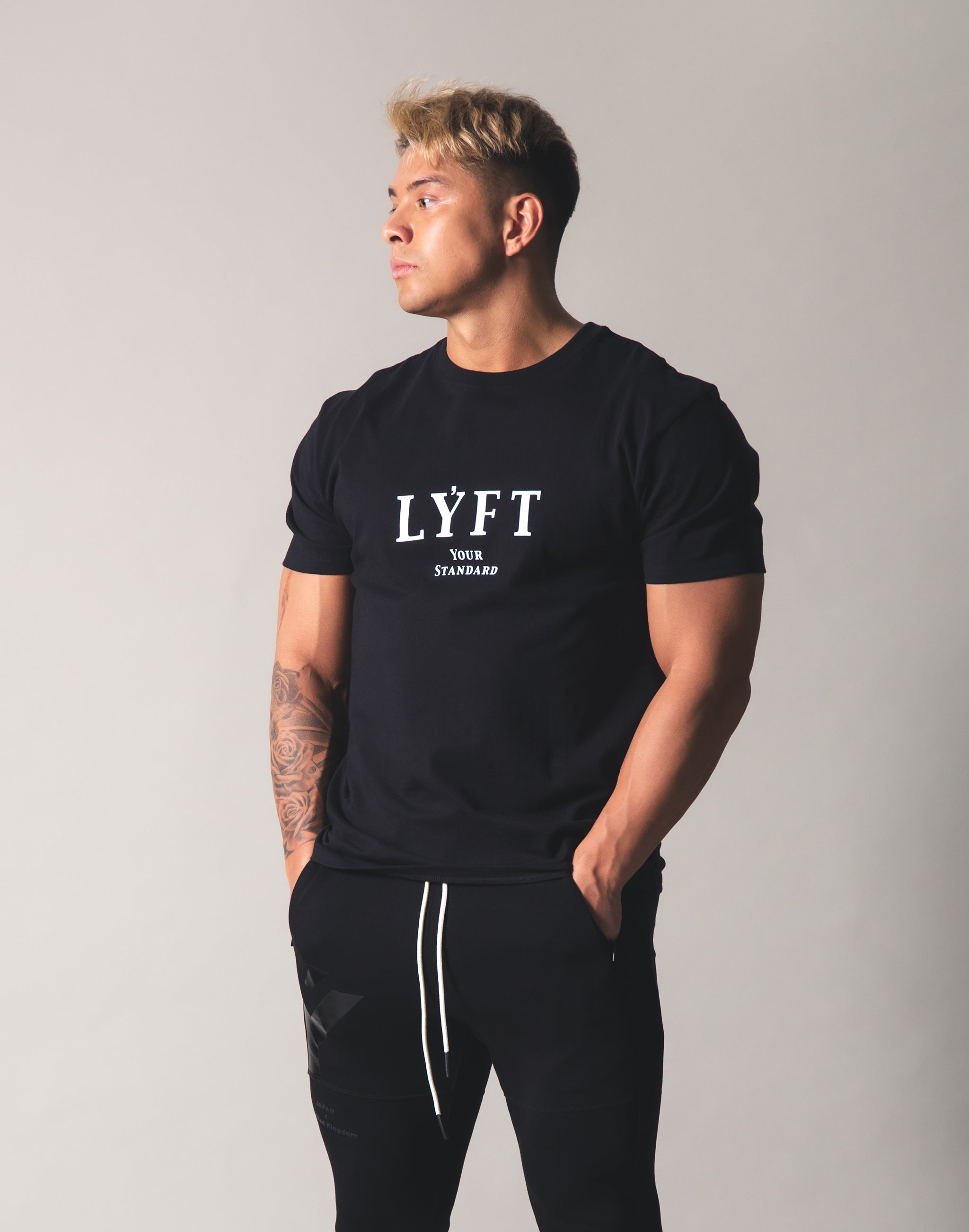 大人気商品 【完売品】LYFT NECK LOGO BIG Tシャツ XLsize - Tシャツ