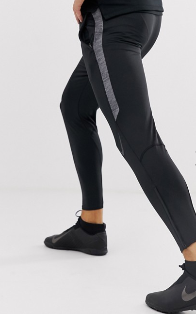 nike max taper leg