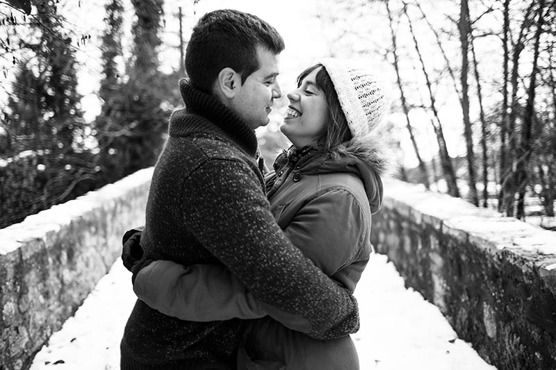 couples photo shoot in winter