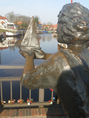 Die "Caroline" ist ein Denkmal direkt am Hafen