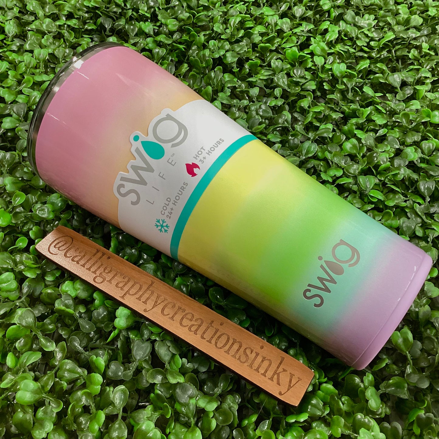 Over The Rainbow 32 oz Swig Tumbler