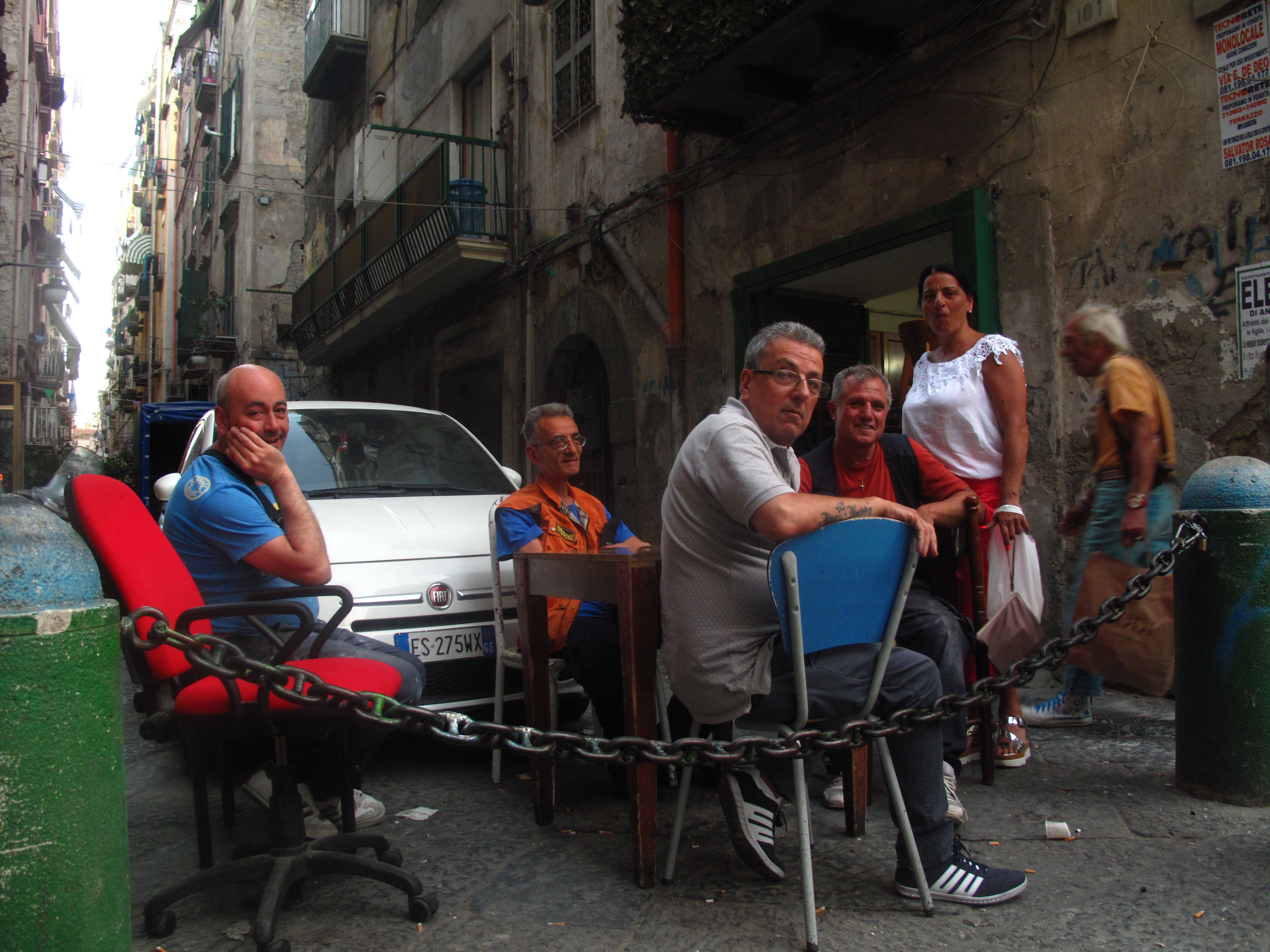 People playing cards in the Quartieri Spagnoli