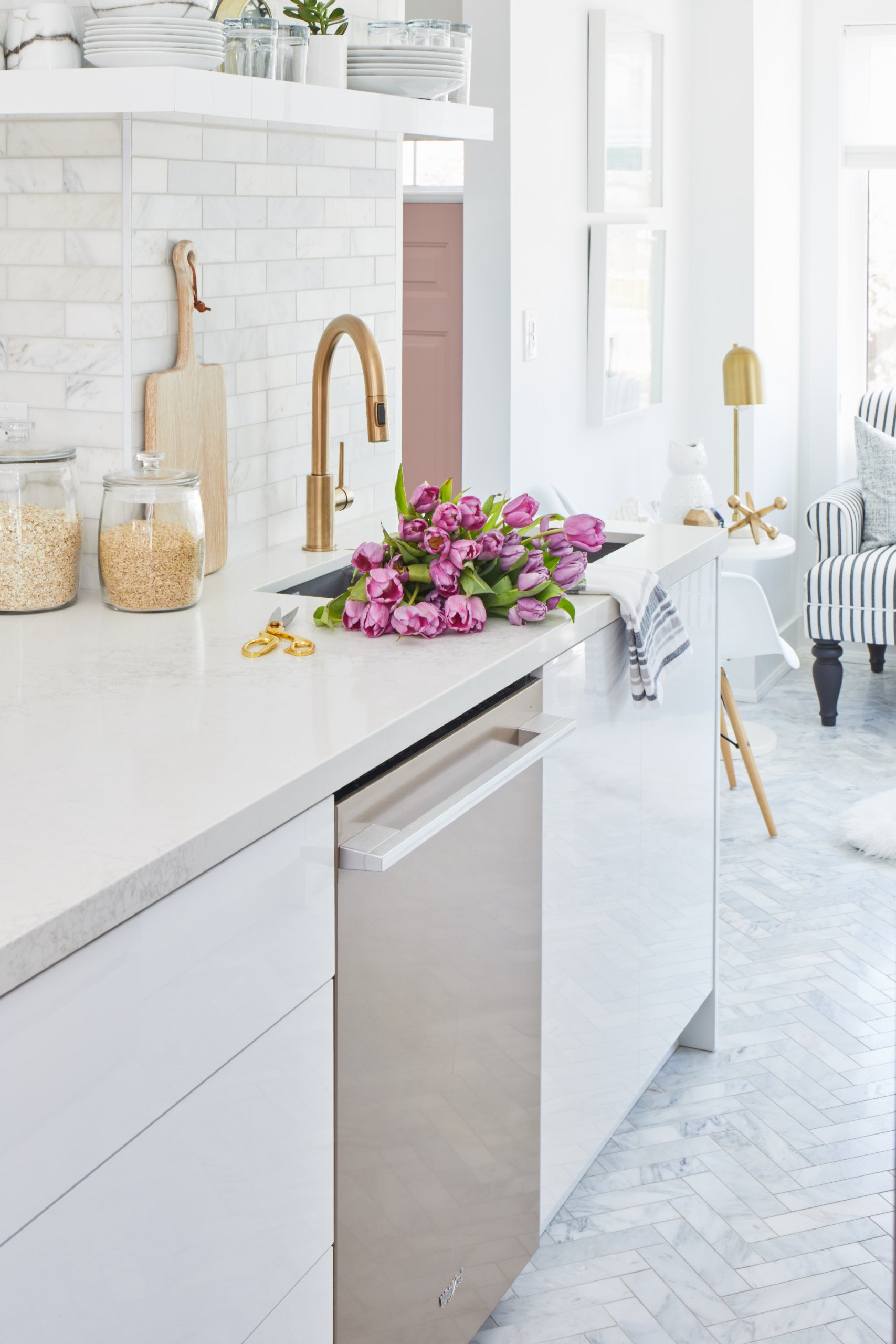 dishwasher in island