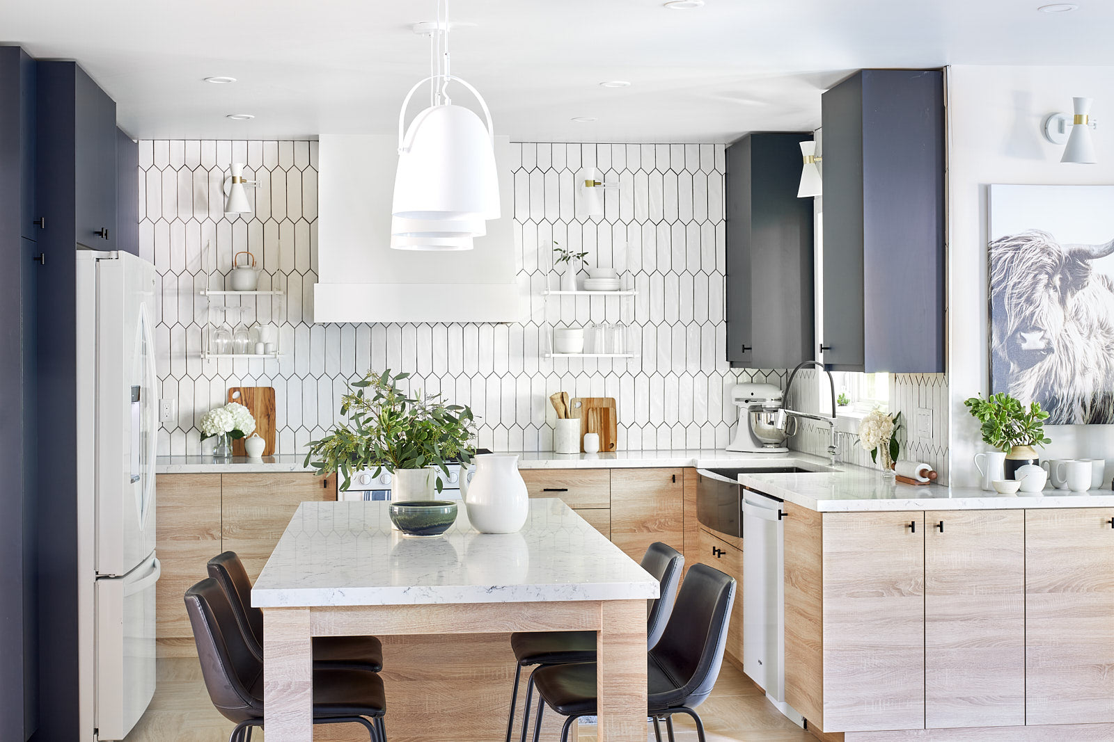 Two tone kitchen cabinets