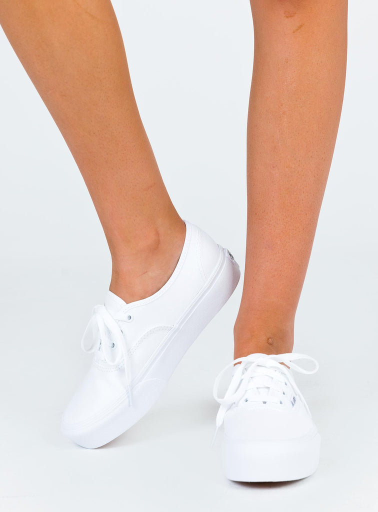 vans authentic platform true white