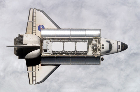 Space Shuttles use aluminum because it's ultralight while being incredibly strong 