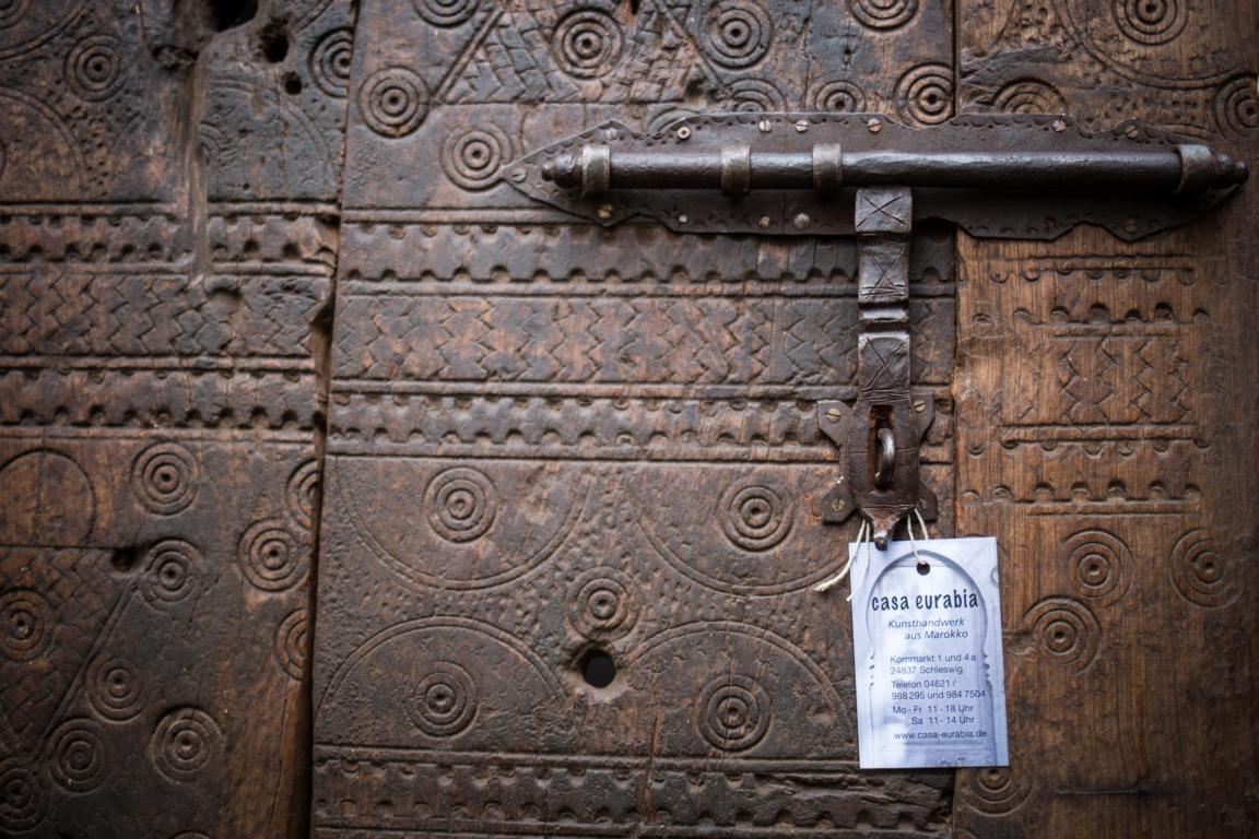 antike holztür marrakesch
